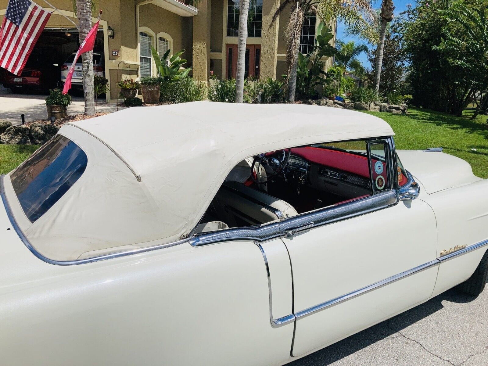 Cadillac-Eldorado-Cabriolet-1955-White-Red-41573-4