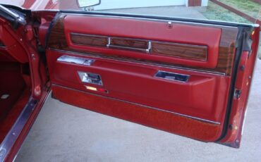 Cadillac-Eldorado-Cabriolet-1976-Red-Burgundy-70006-10