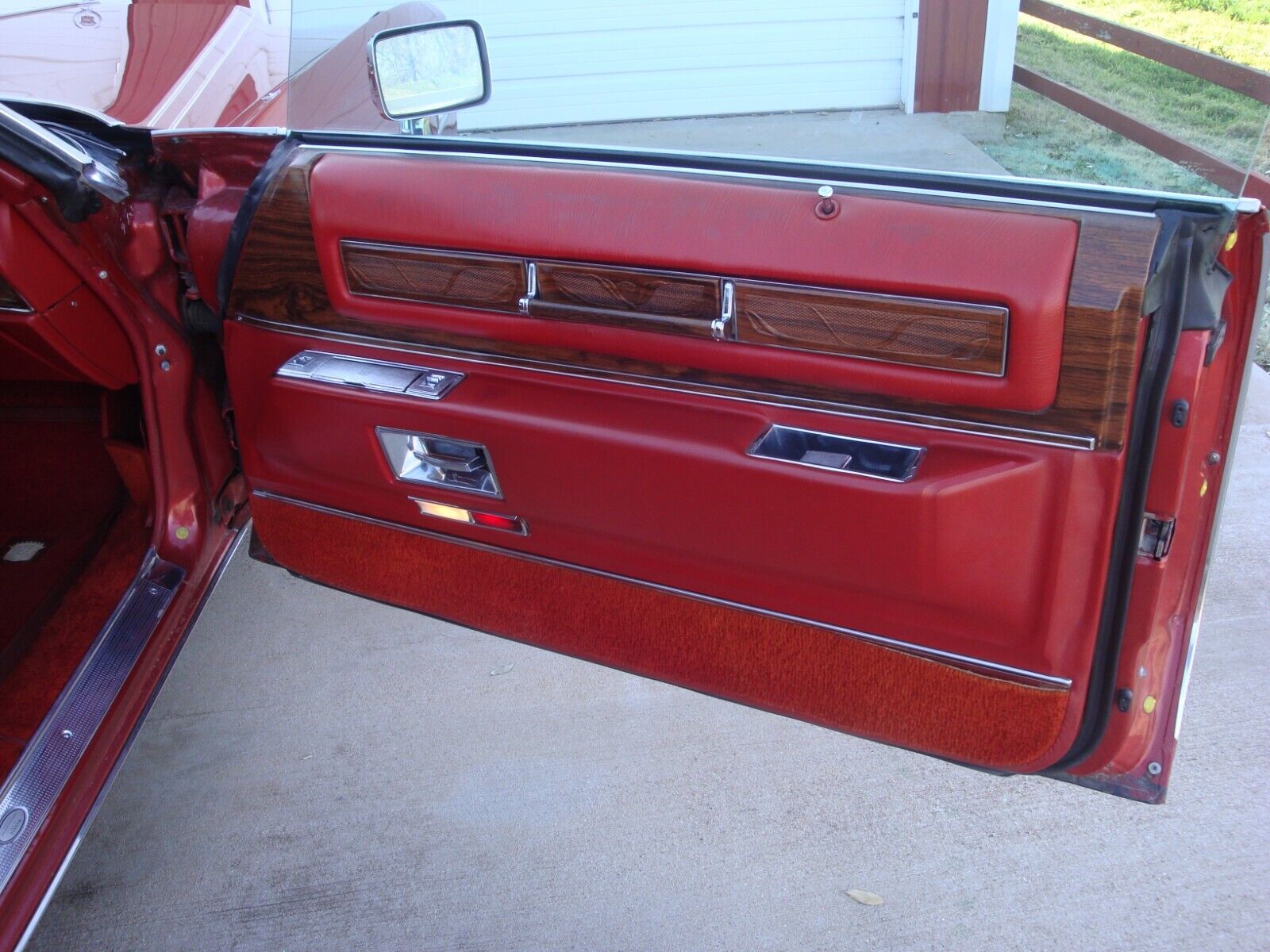 Cadillac-Eldorado-Cabriolet-1976-Red-Burgundy-70006-10