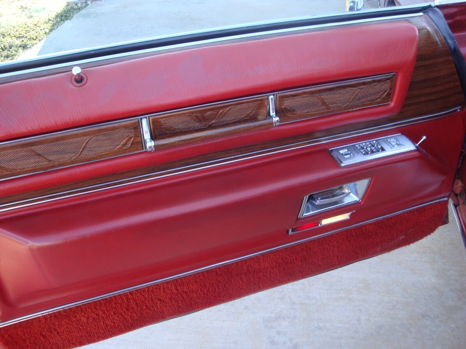 Cadillac-Eldorado-Cabriolet-1976-Red-Burgundy-70006-17