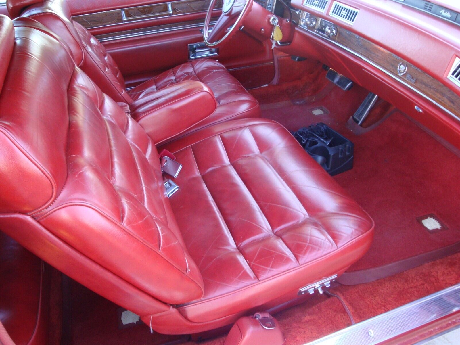 Cadillac-Eldorado-Cabriolet-1976-Red-Burgundy-70006-9