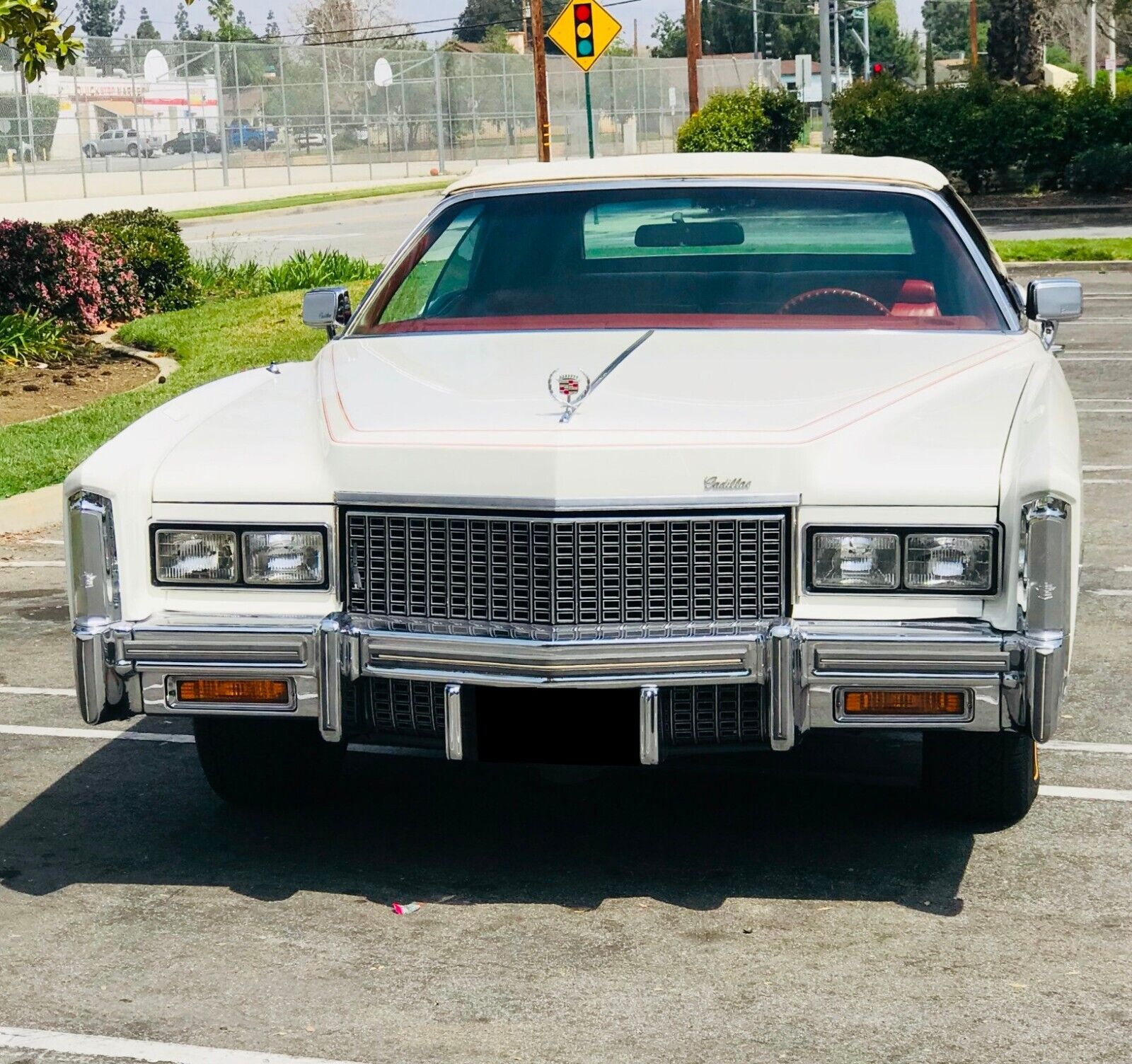 Cadillac-Eldorado-Cabriolet-1976-White-Red-15611-4