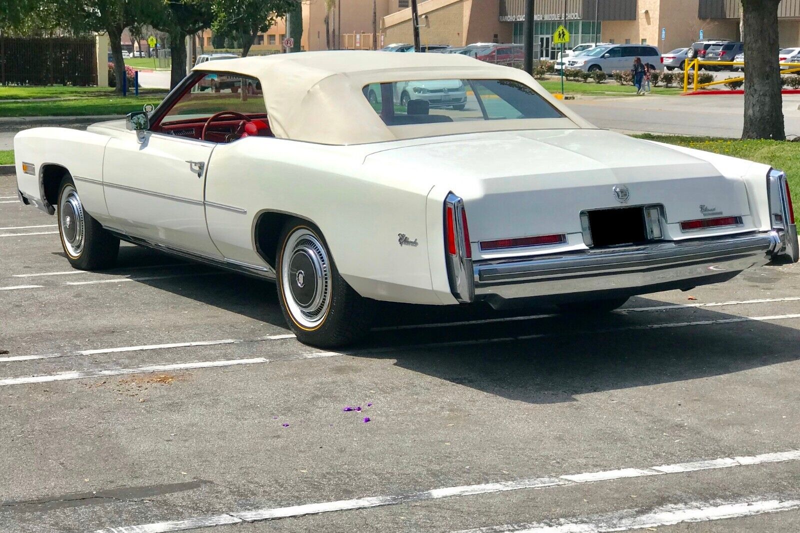 Cadillac-Eldorado-Cabriolet-1976-White-Red-15611-9