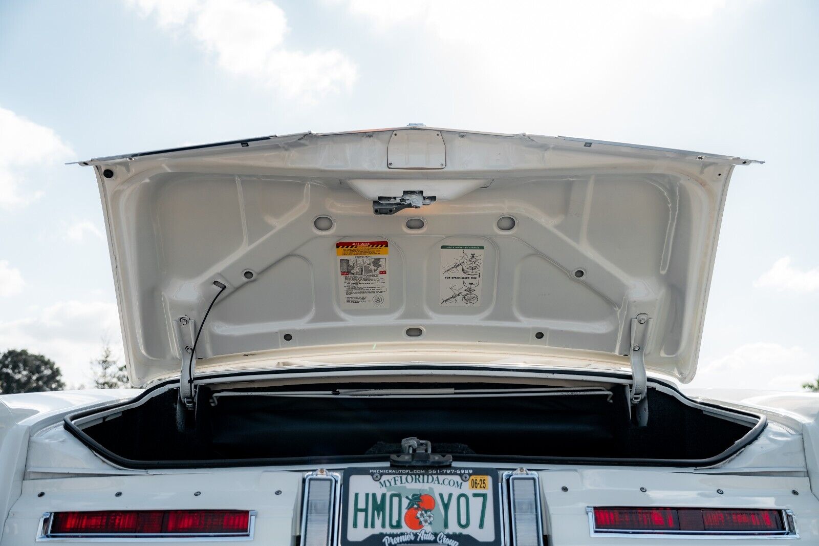 Cadillac-Eldorado-Cabriolet-1976-White-White-4590-23