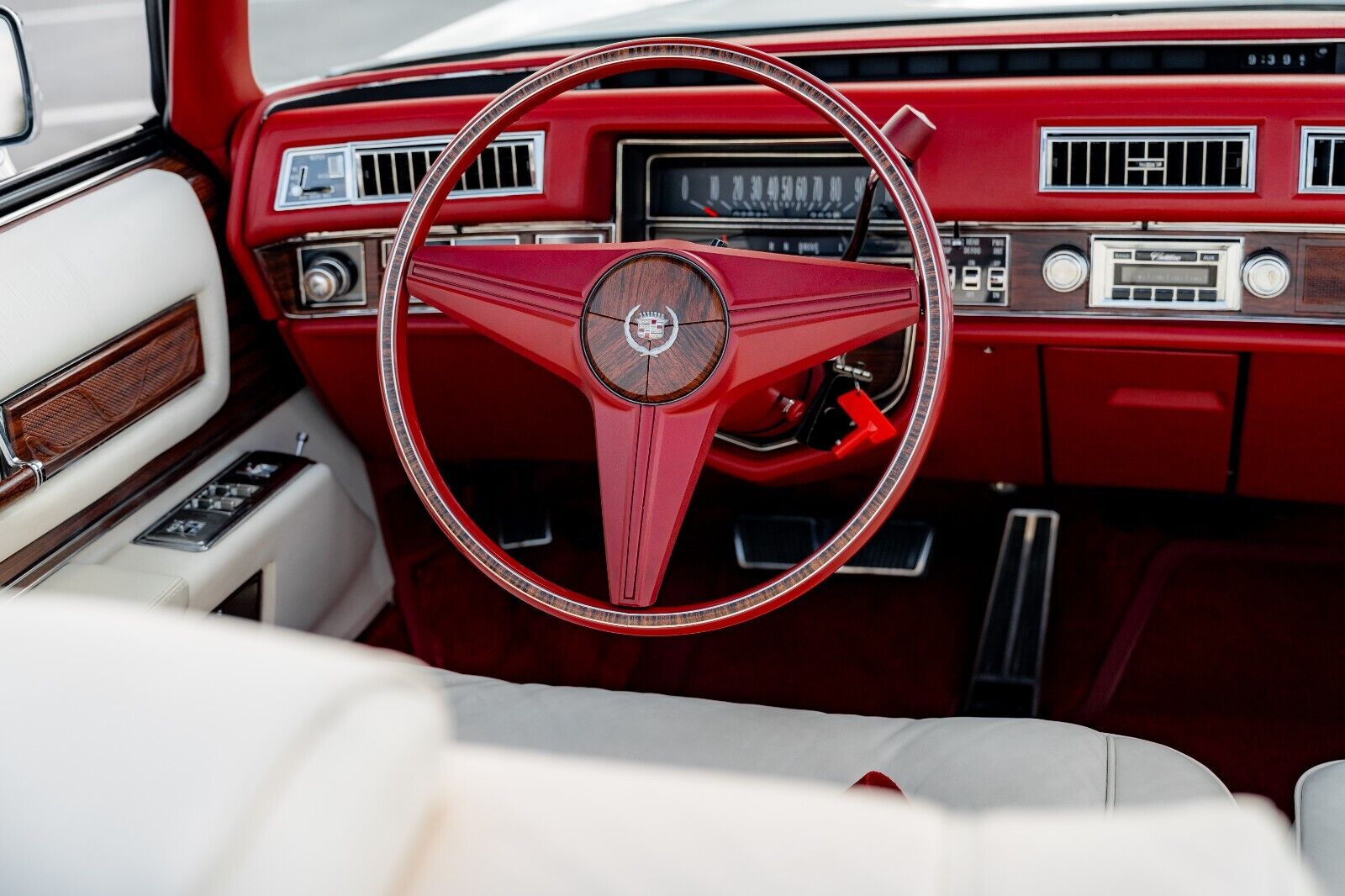 Cadillac-Eldorado-Cabriolet-1976-White-White-4590-37