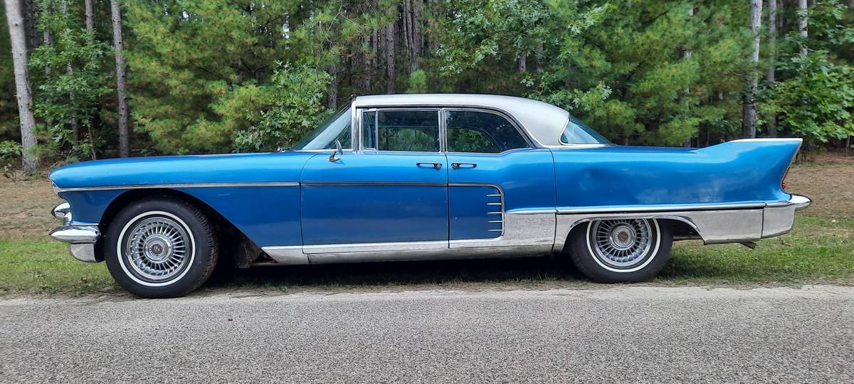 Cadillac-Eldorado-brougham-1957-23