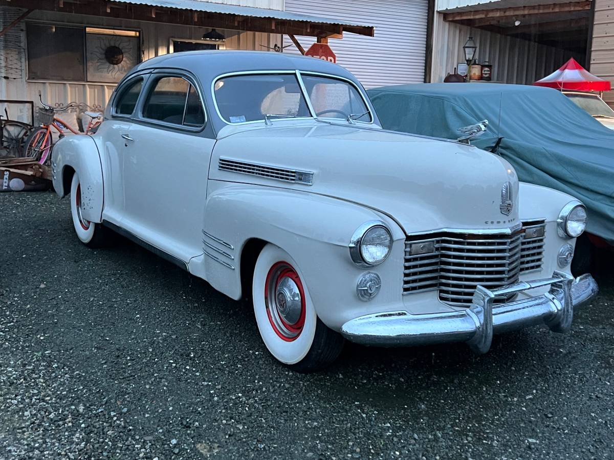 Cadillac-Fastback-1941-2