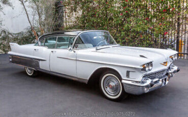 Cadillac-Fleetwood-1958-White-Other-Color-0-2