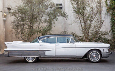 Cadillac-Fleetwood-1958-White-Other-Color-0-3