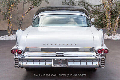 Cadillac-Fleetwood-1958-White-Other-Color-0-5