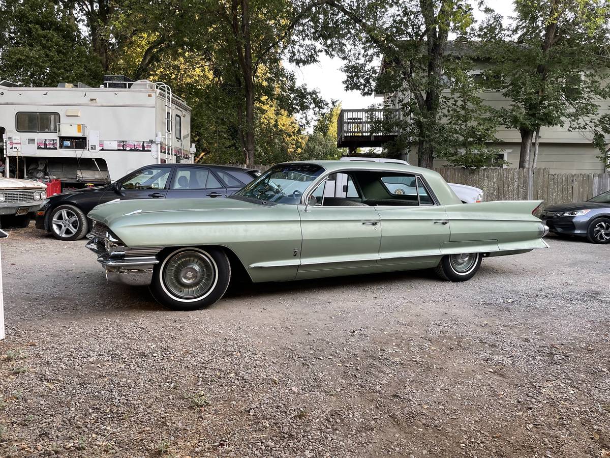 Cadillac-Fleetwood-1961