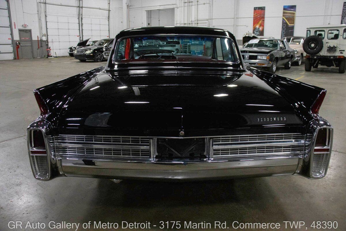 Cadillac-Fleetwood-1963-Black-Red-141577-5