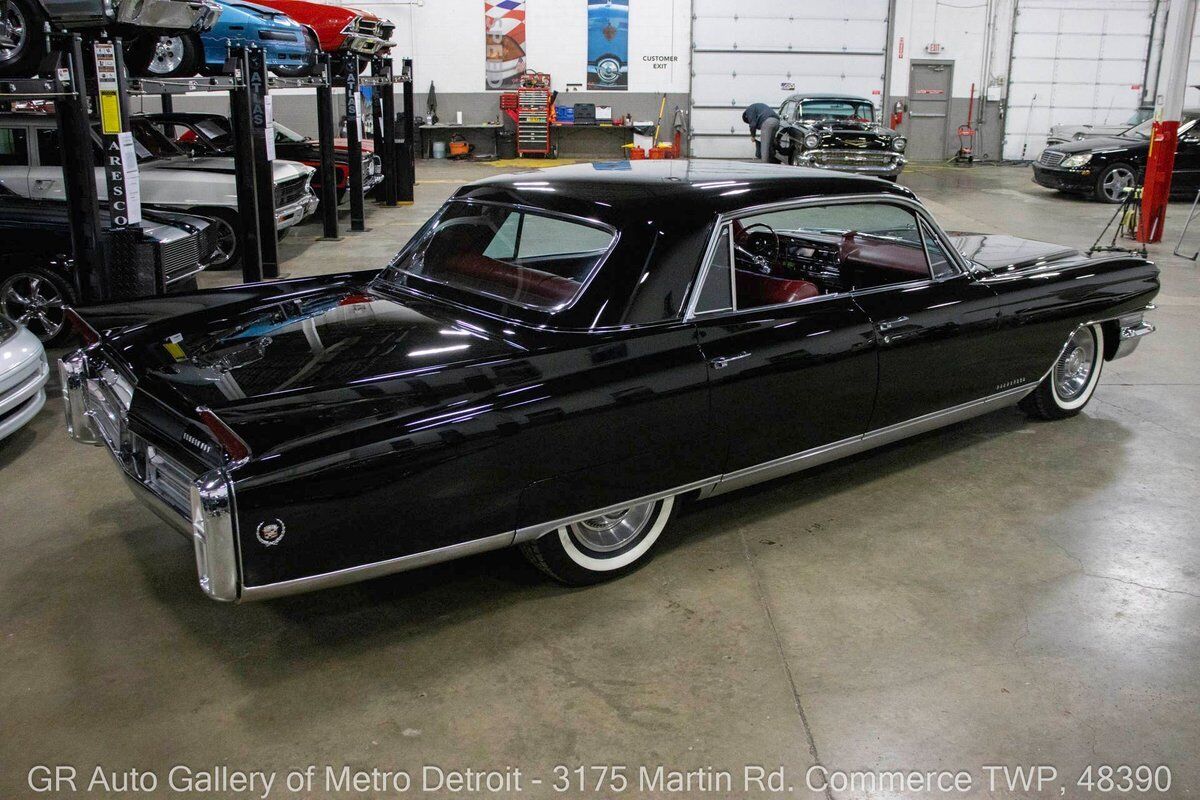 Cadillac-Fleetwood-1963-Black-Red-141577-6