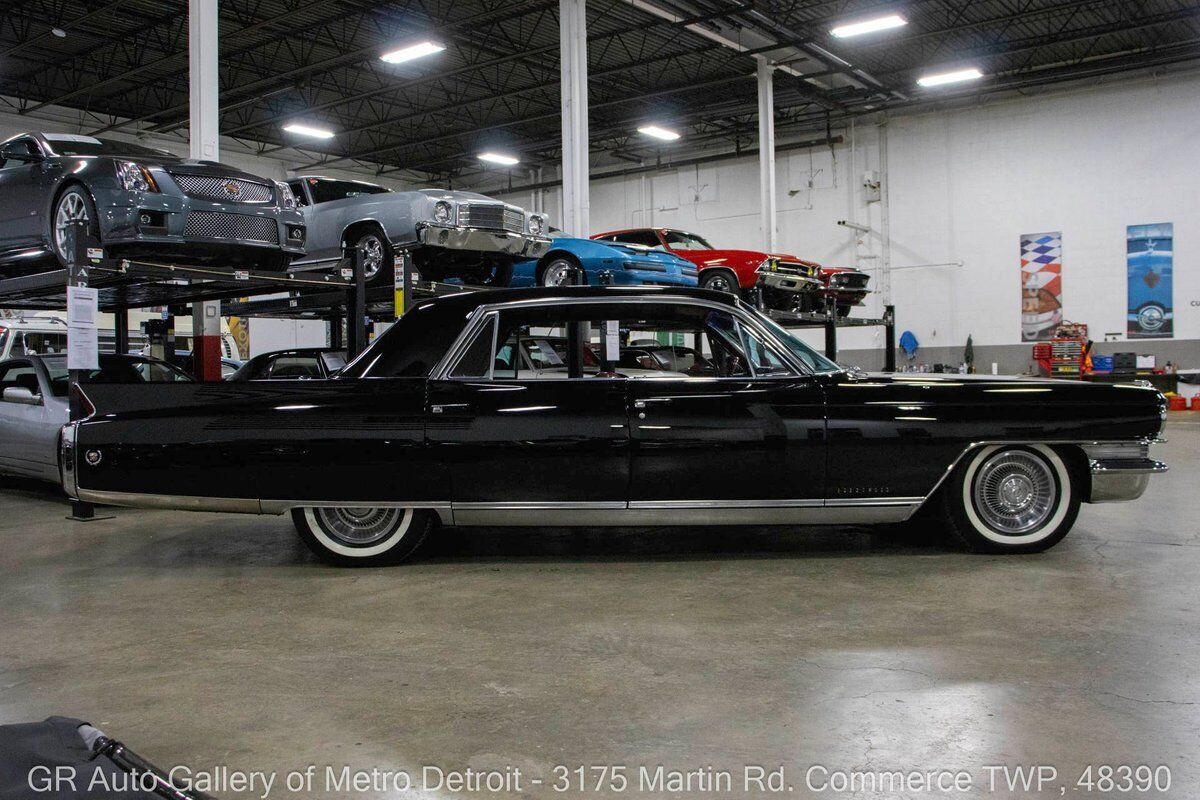 Cadillac-Fleetwood-1963-Black-Red-141577-7