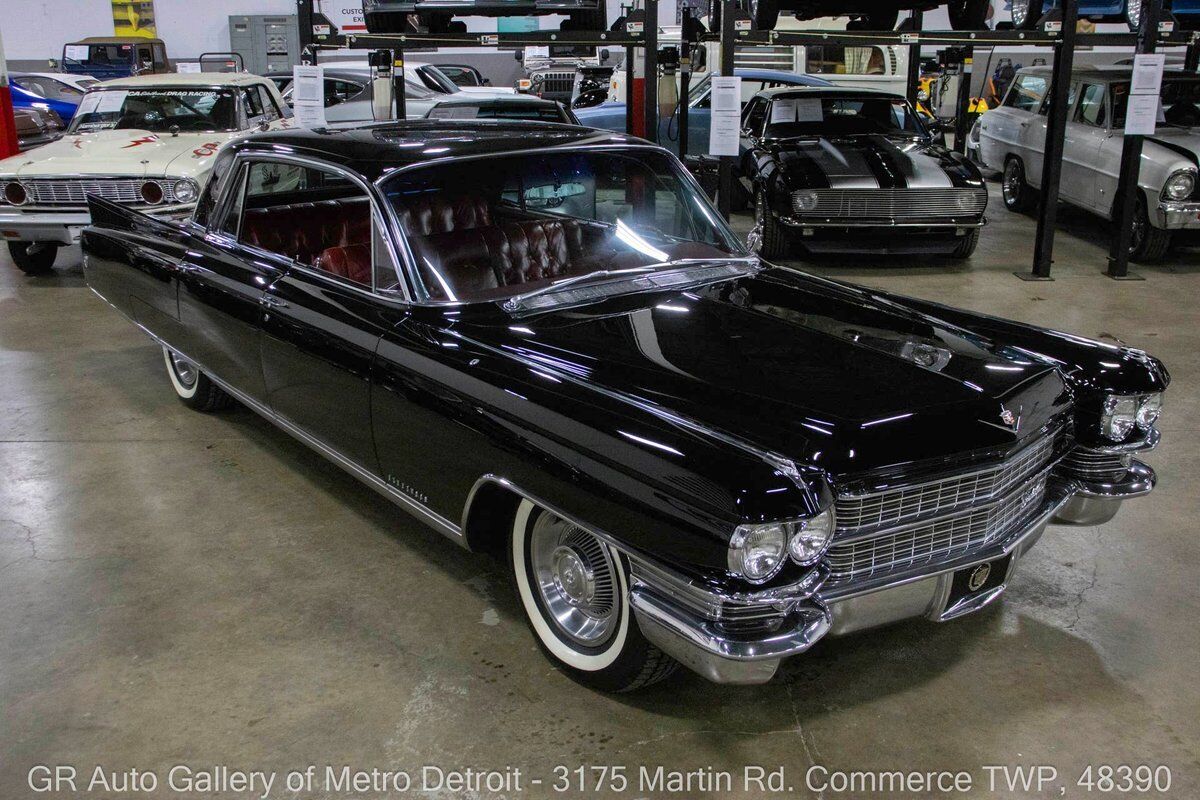 Cadillac-Fleetwood-1963-Black-Red-141577-8