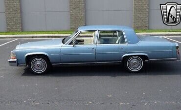 Cadillac-Fleetwood-1986-Blue-White-131527-3