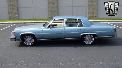 Cadillac-Fleetwood-1986-Blue-White-131527-3