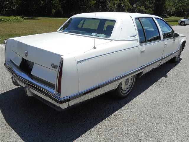 Cadillac-Fleetwood-Berline-1993-White-Blue-127911-2