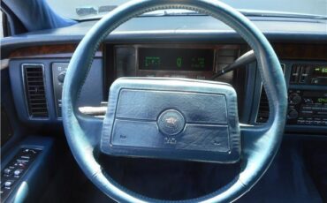 Cadillac-Fleetwood-Berline-1993-White-Blue-127911-28