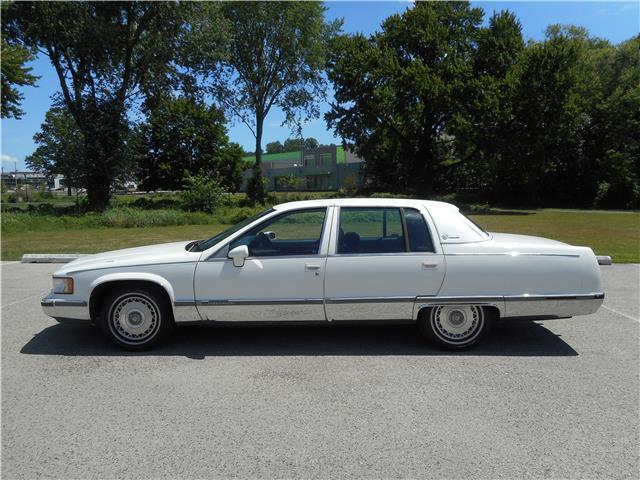 Cadillac-Fleetwood-Berline-1993-White-Blue-127911-7