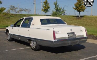 Cadillac-Fleetwood-Berline-1995-3