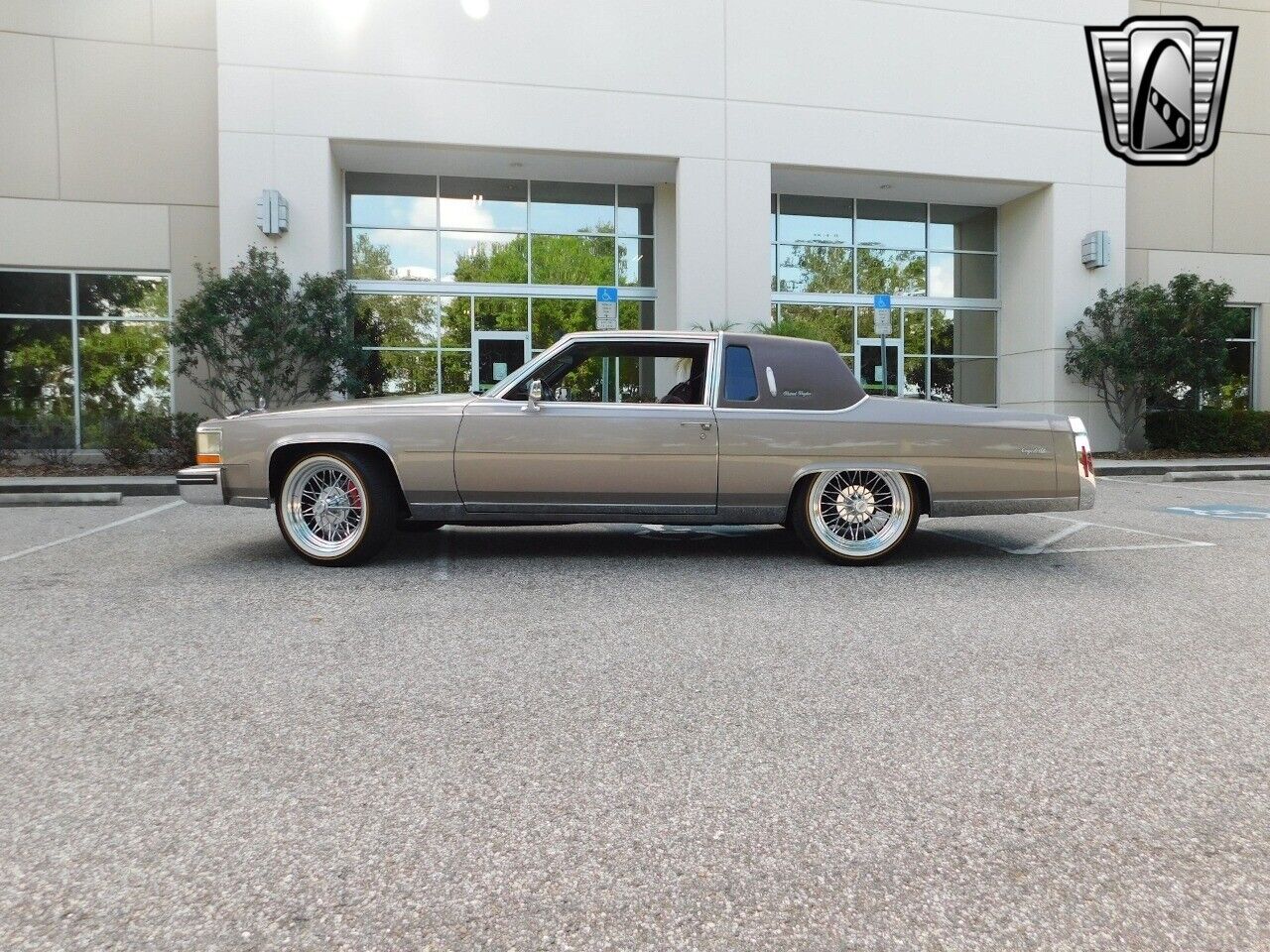 Cadillac-Fleetwood-Coupe-1984-5