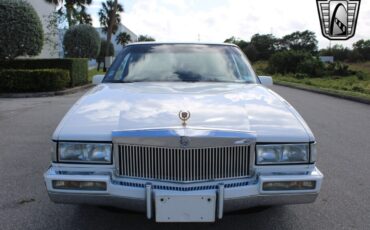 Cadillac-Fleetwood-Coupe-1990-White-Burgundy-114323-2