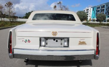 Cadillac-Fleetwood-Coupe-1990-White-Burgundy-114323-5