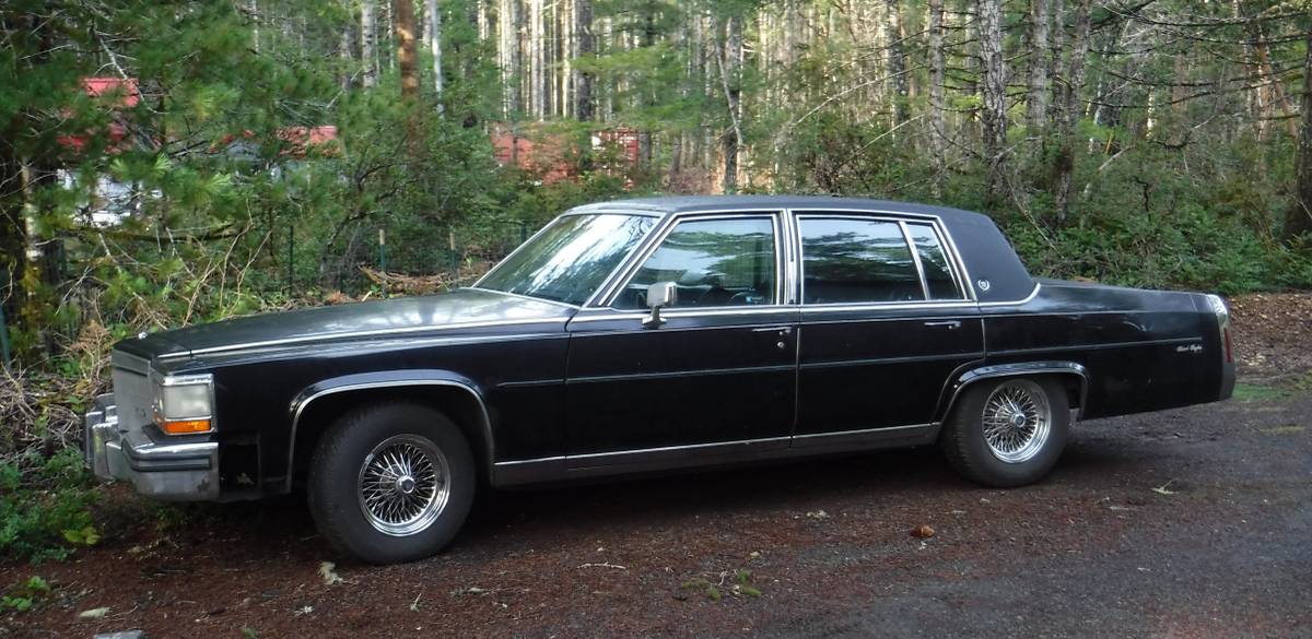 Cadillac-Fleetwood-brougham-1986-black-104607-12