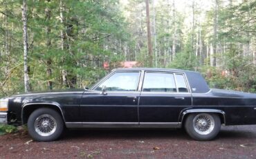 Cadillac-Fleetwood-brougham-1986-black-104607-13