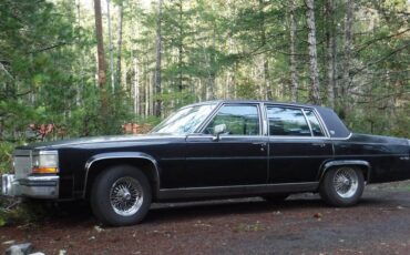 Cadillac-Fleetwood-brougham-1986-black-104607-15