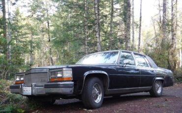 Cadillac-Fleetwood-brougham-1986-black-104607-16