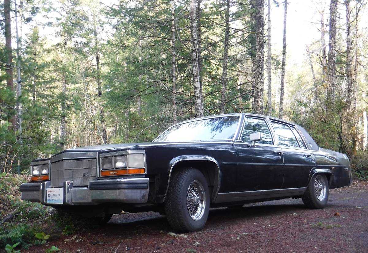 Cadillac-Fleetwood-brougham-1986-black-104607-16