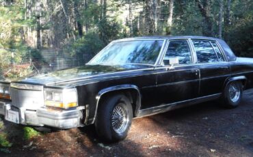 Cadillac-Fleetwood-brougham-1986-black-104607