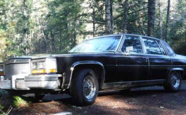 Cadillac-Fleetwood-brougham-1986-black-104607-7