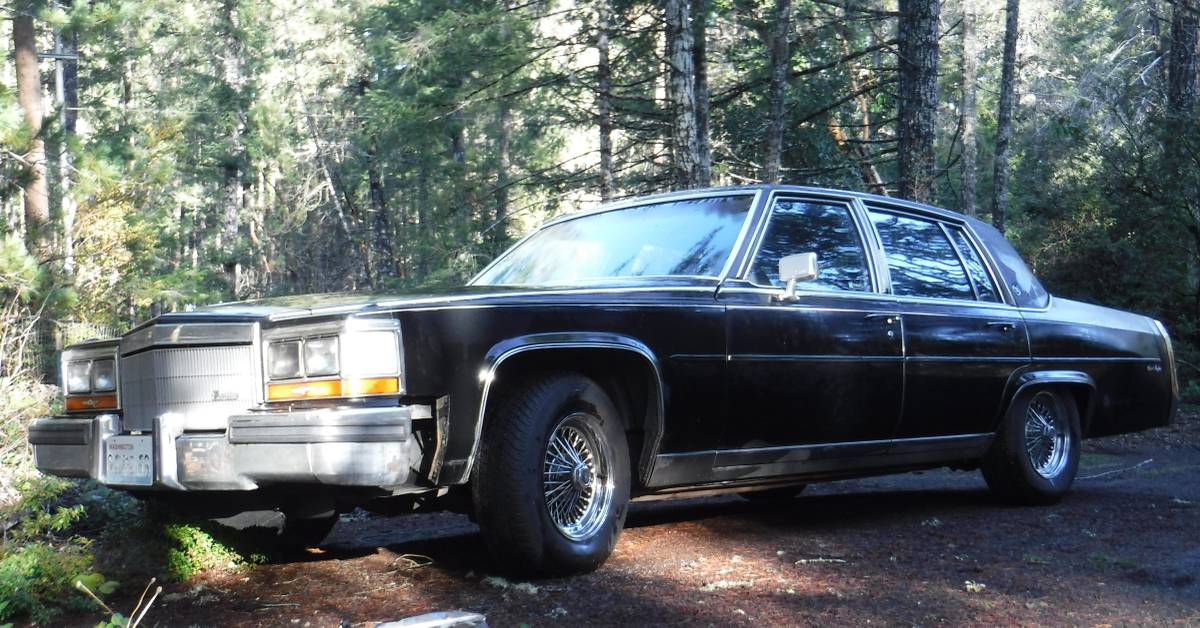 Cadillac-Fleetwood-brougham-1986-black-104607-7