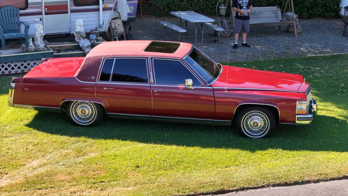 Cadillac-Fleetwood-brougham-1987-red-144841-3