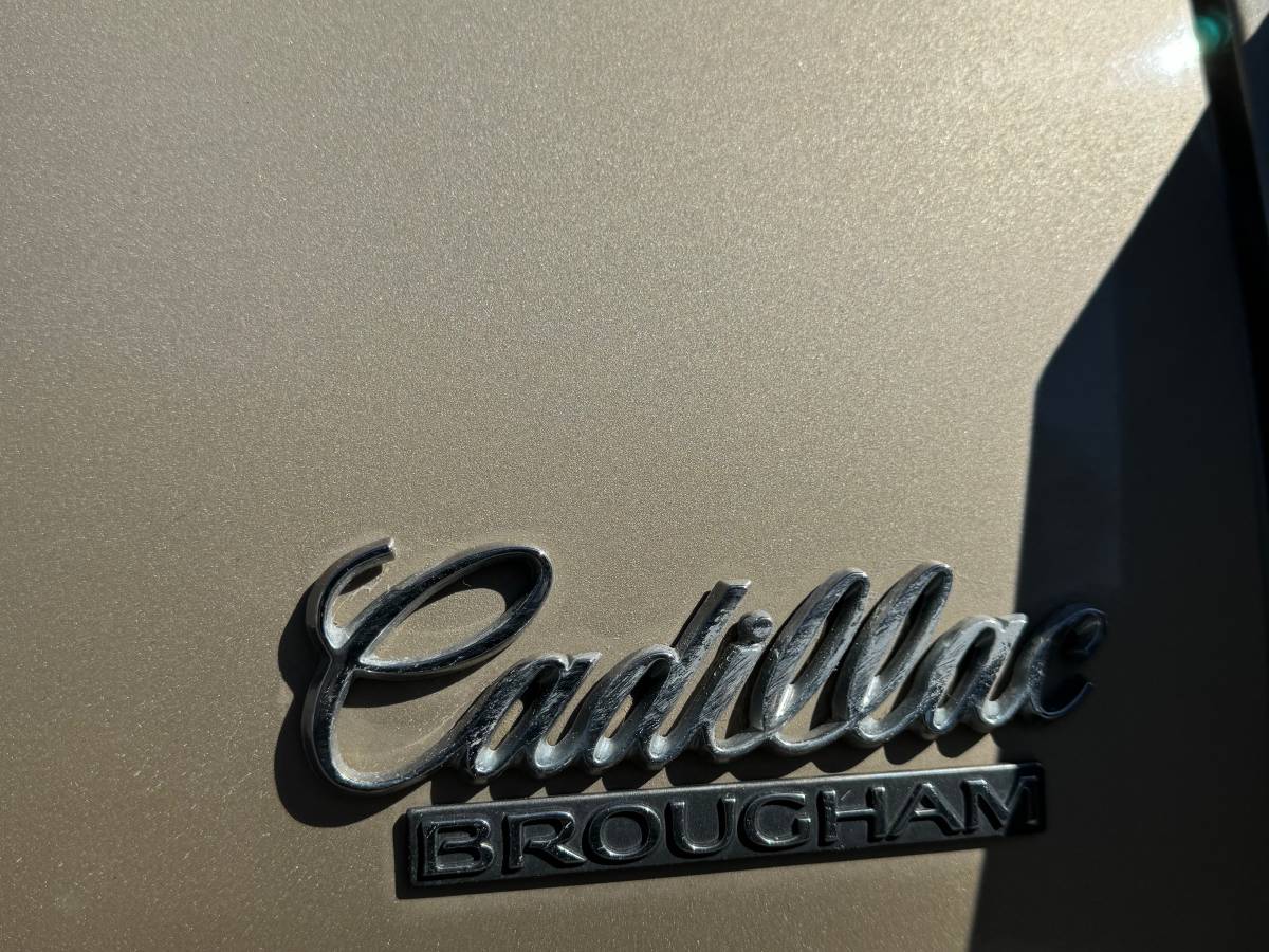 Cadillac-Fleetwood-brougham-1994-7