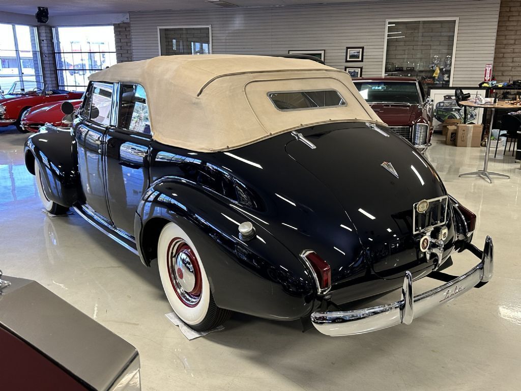 Cadillac-LaSalle-Model-52-Convertible-Sedan-1940-21