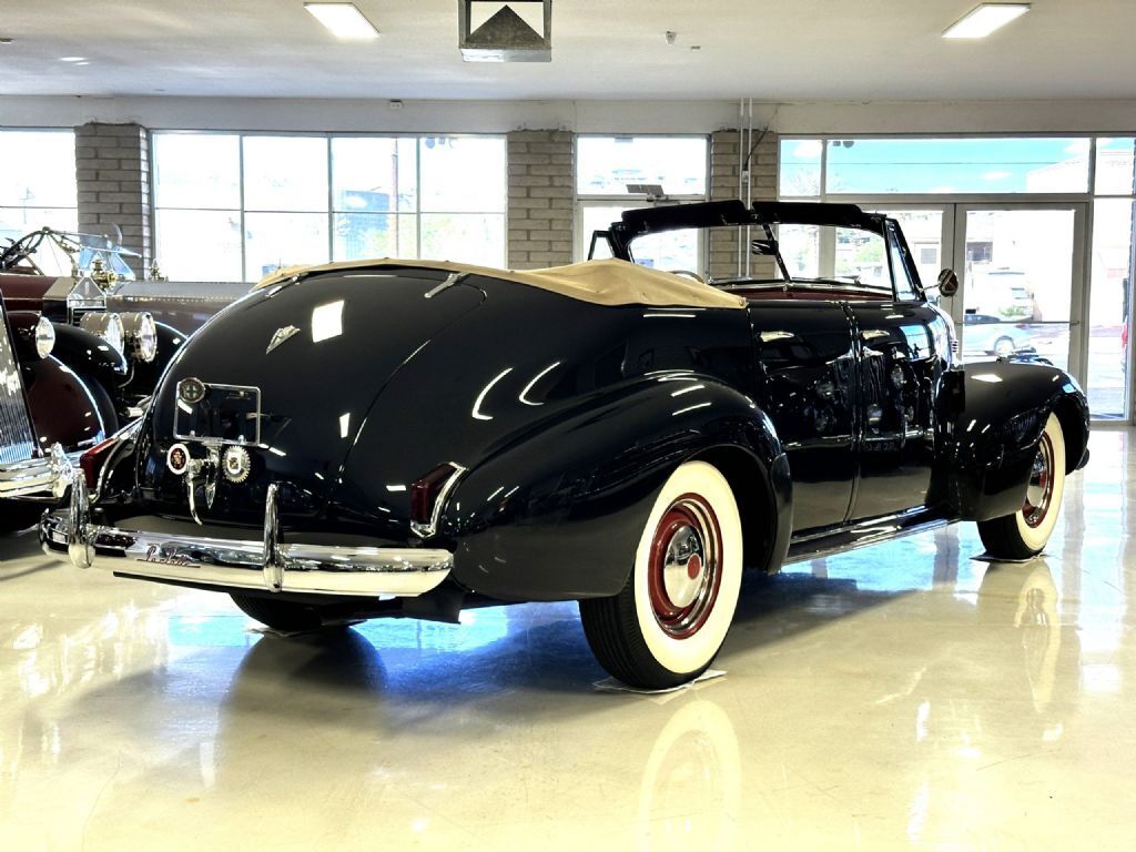 Cadillac-LaSalle-Model-52-Convertible-Sedan-1940-24