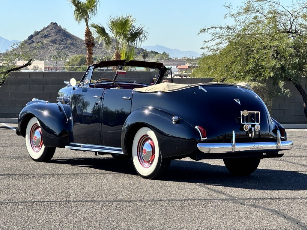 Cadillac-LaSalle-Model-52-Convertible-Sedan-1940-4