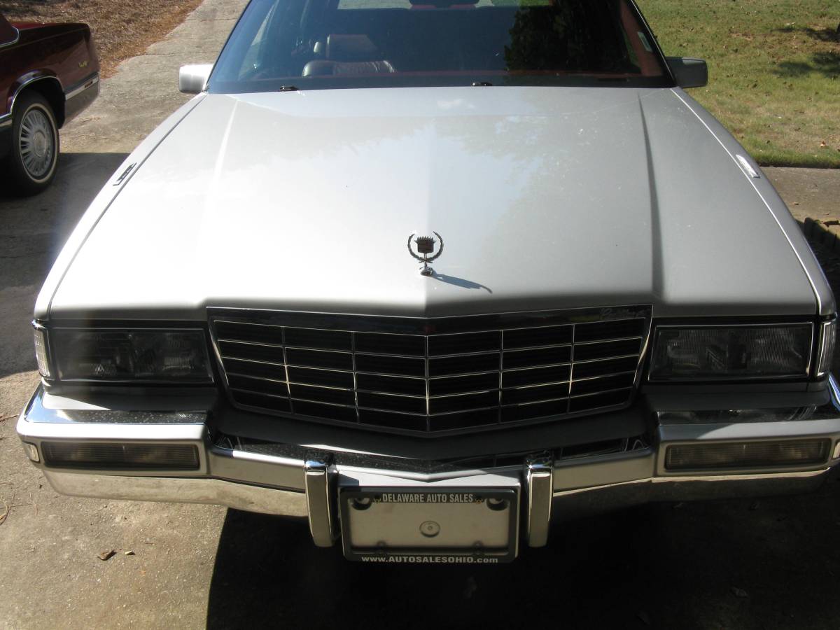 Cadillac-Sedan-deville-1993-silver-88071-6