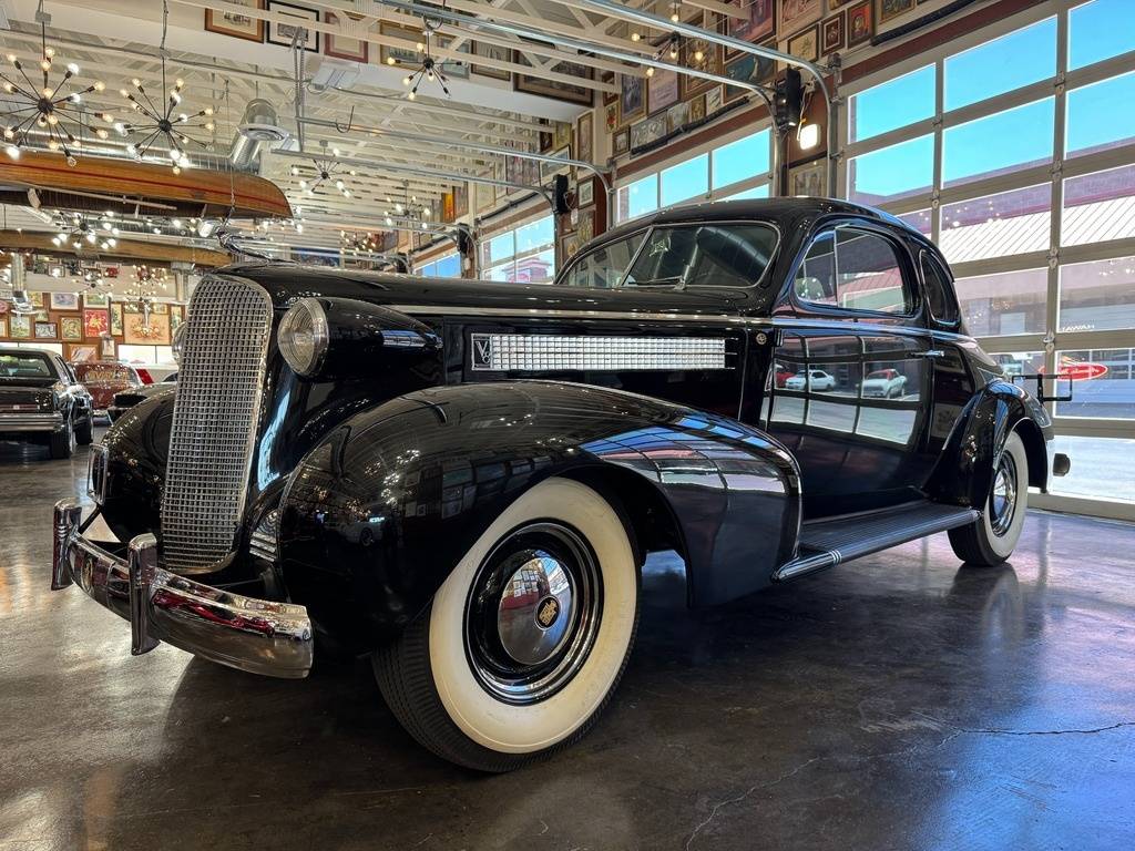 Cadillac-Series-60-opera-coupe-1937-1