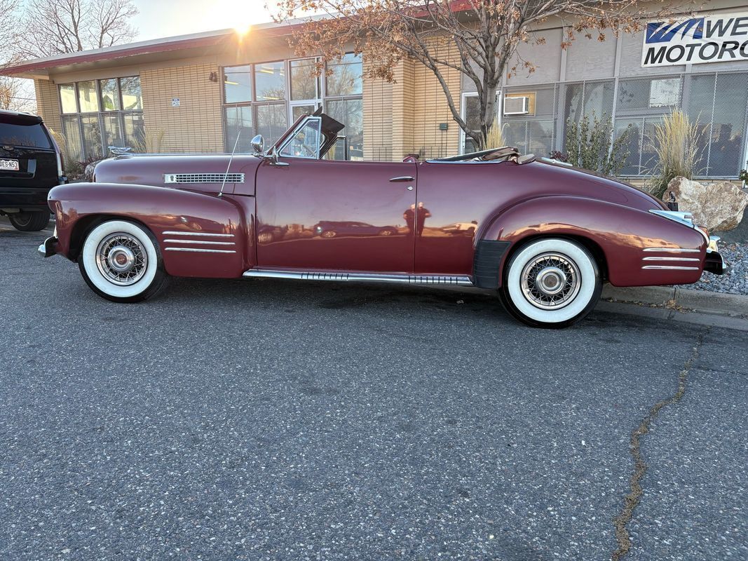 Cadillac-Series-62-1941-20