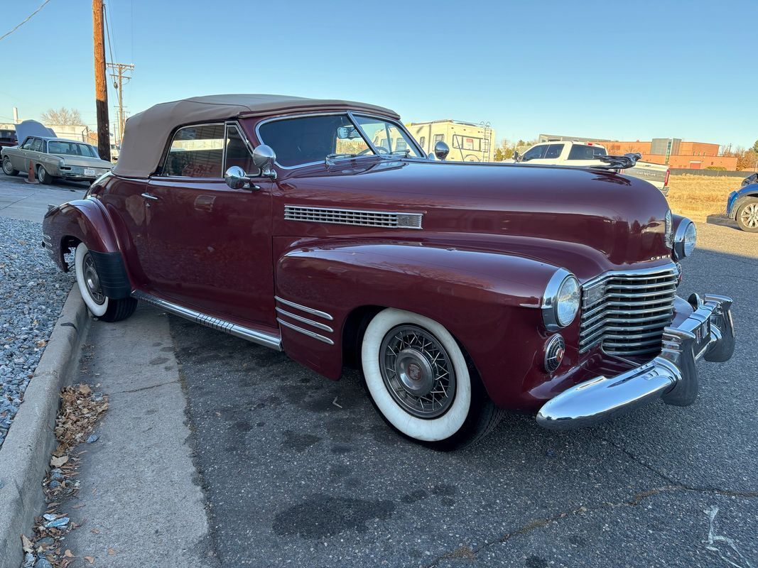 Cadillac-Series-62-1941-33