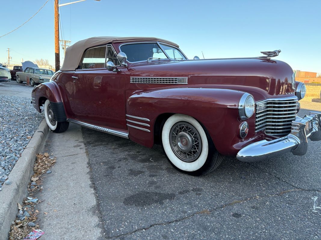 Cadillac-Series-62-1941-34