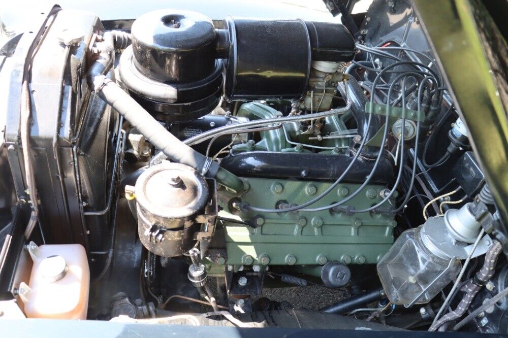 Cadillac-Series-62-Fleetwood-Sedan-1941-Black-Tan-0-7