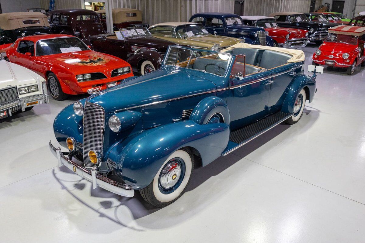 Cadillac-Series-75-Convertible-Sedan-with-Imperial-Division-1937-Blue-Blue-122618-4