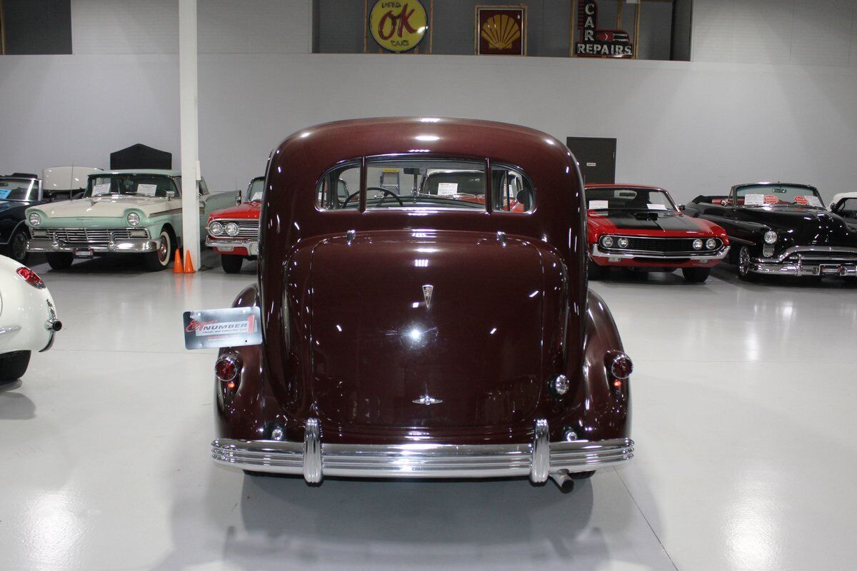 Cadillac-Series-85-V-12-Berline-1936-Royal-Maroon-Gray-97658-17