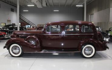 Cadillac-Series-85-V-12-Berline-1936-Royal-Maroon-Gray-97658-19